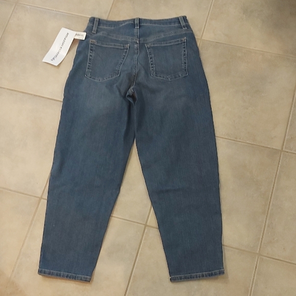 Amazon Essentials Women's Dark Blue Ankle Jeans - Picture 3 of 10